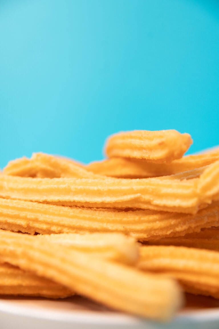 Churros sobre fondo azul